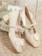 Women Retro Camellia Mary Jane Pearl Round Toe Chunky Heel Pumps